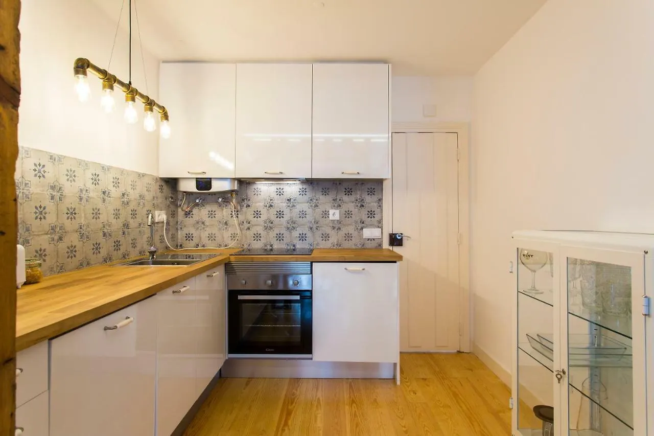 Brand New Bairro Alto Old Style Apartment Lissabon Portugal