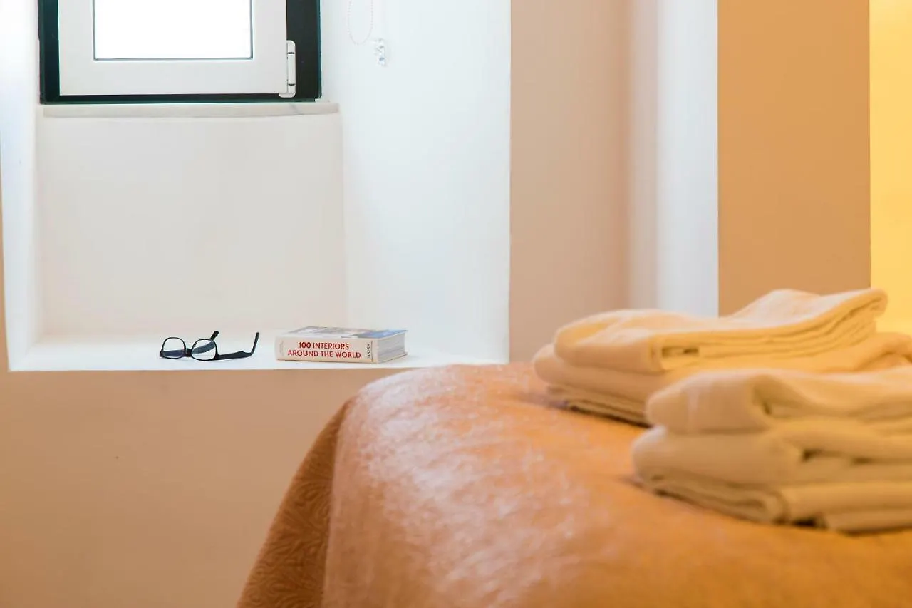 Brand New Bairro Alto Old Style Apartment Lissabon