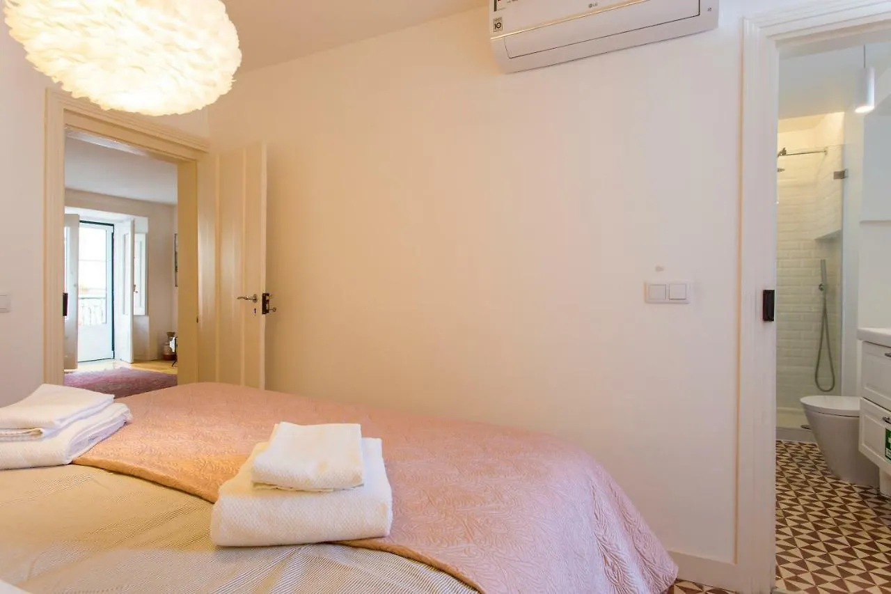 Brand New Bairro Alto Old Style Apartment Lissabon 0*,  Portugal